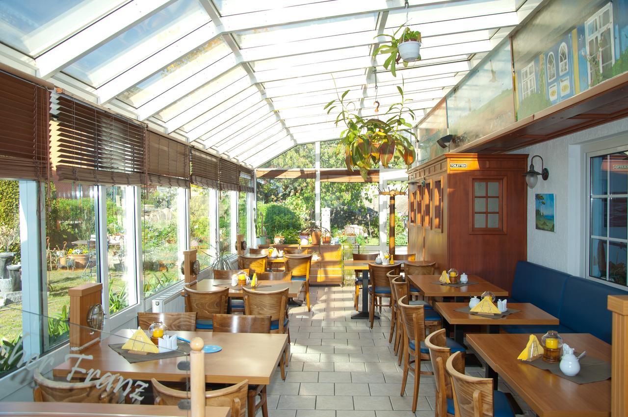 奥斯特巴德·哥伦 Ferien Unterm Reetdach In Gohren酒店 外观 照片
